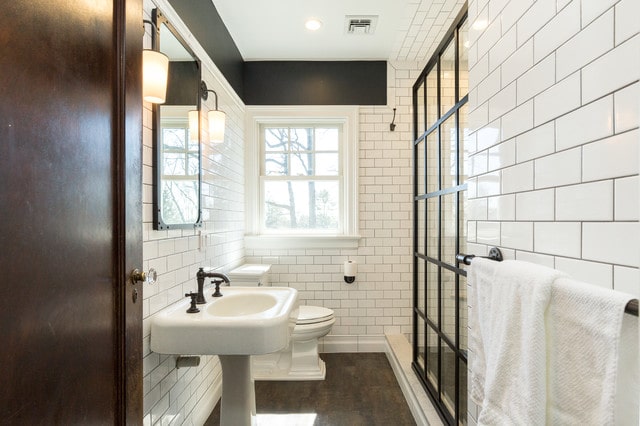 transitional-bathroom-with-dark-subway-tile-grout