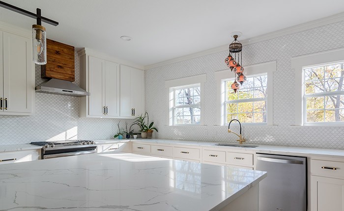 Modern White Kitchen with turkish light